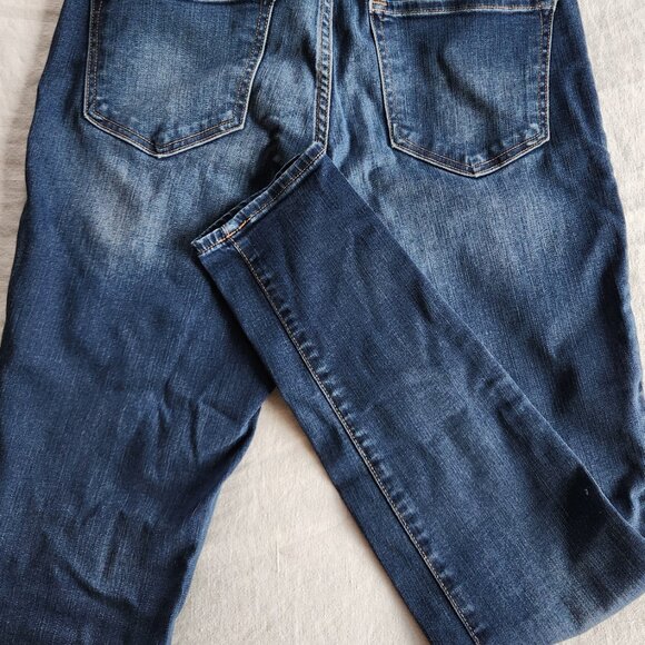 Old Navy Mid-Rise Rockstar Super-Skinny Jeans - Picture 9 of 11